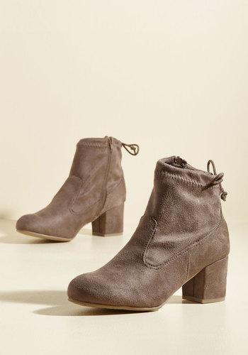 Quick Kicks Block Heel Bootie In 6