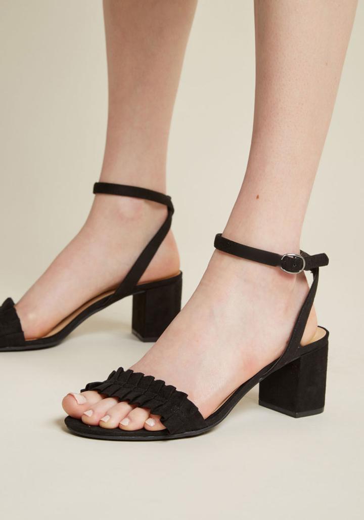 Modcloth Everyday I'm Rufflin' Block Heel In 6.5