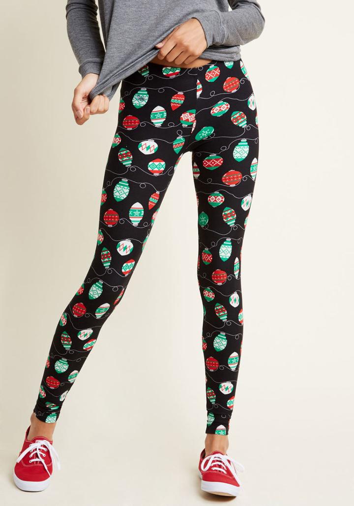 Modcloth Committed Caroler Printed Leggings In 3x