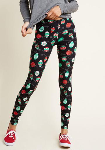 Modcloth Committed Caroler Printed Leggings In 3x