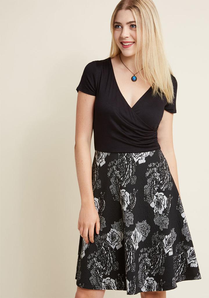 Modcloth Botanical Breakfast A-line Dress In Noir Blossom In M