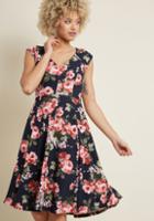 Modcloth Date Night Done Right A-line Dress In Navy Floral In 3x