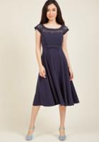 Modcloth Worth The Wink Midi Dress In Navy In 3x