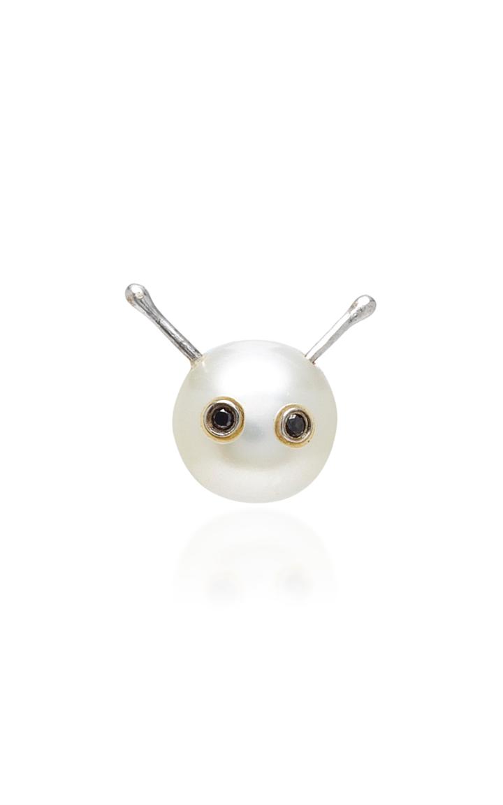 Yvonne Leon Single Bee Stud With Pearl
