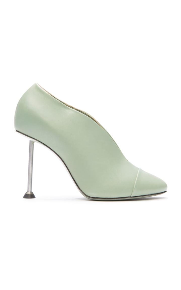 Victoria Beckham Pin Pump