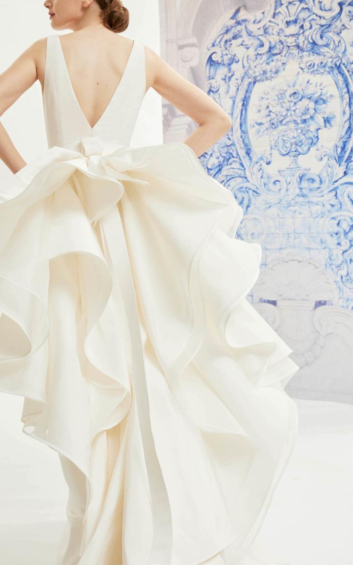 Carolina Herrera Idelle V-neck Silk Trumpet Gown With Cascading Train