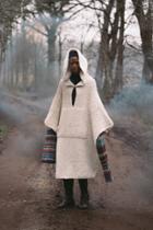 Tuinch Oversized Cashmere Cape With Capuchon