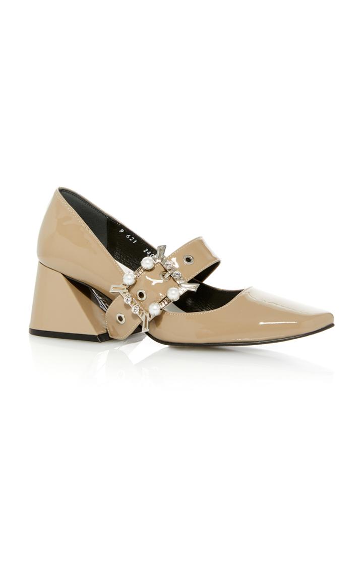 Yuul Yie Patent Buckle Pump