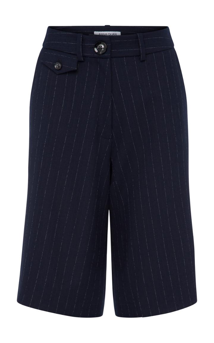 Anna Quan Rae Pinstriped Crepe Shorts Size: 6
