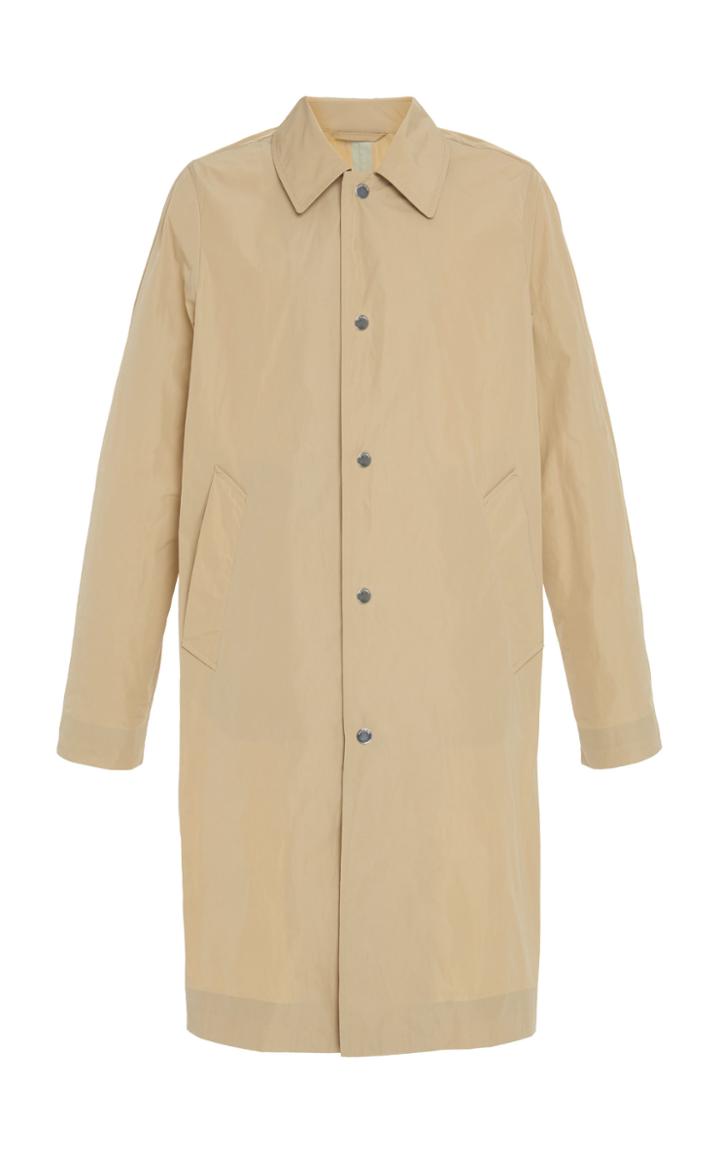 Salle Prive Pierre Raincoat