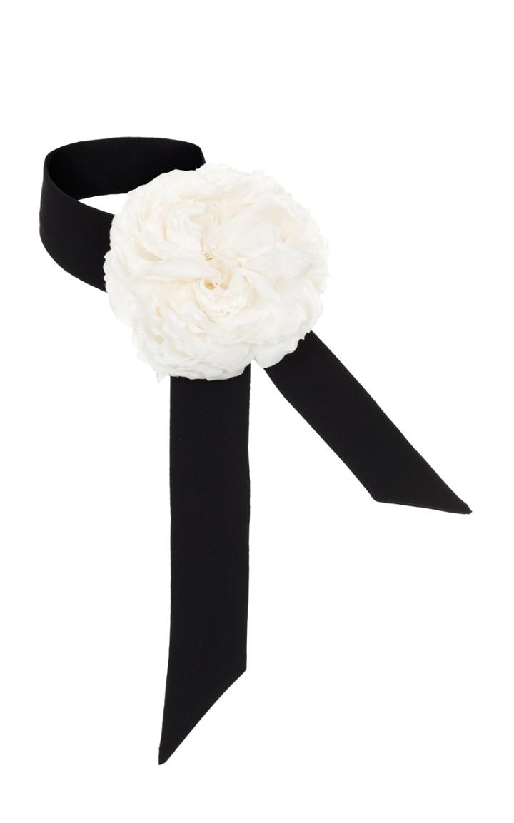 Rasario Choker With White Flower