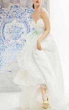 Carolina Herrera Ida Strapless Chantilly Floral Lace Gown