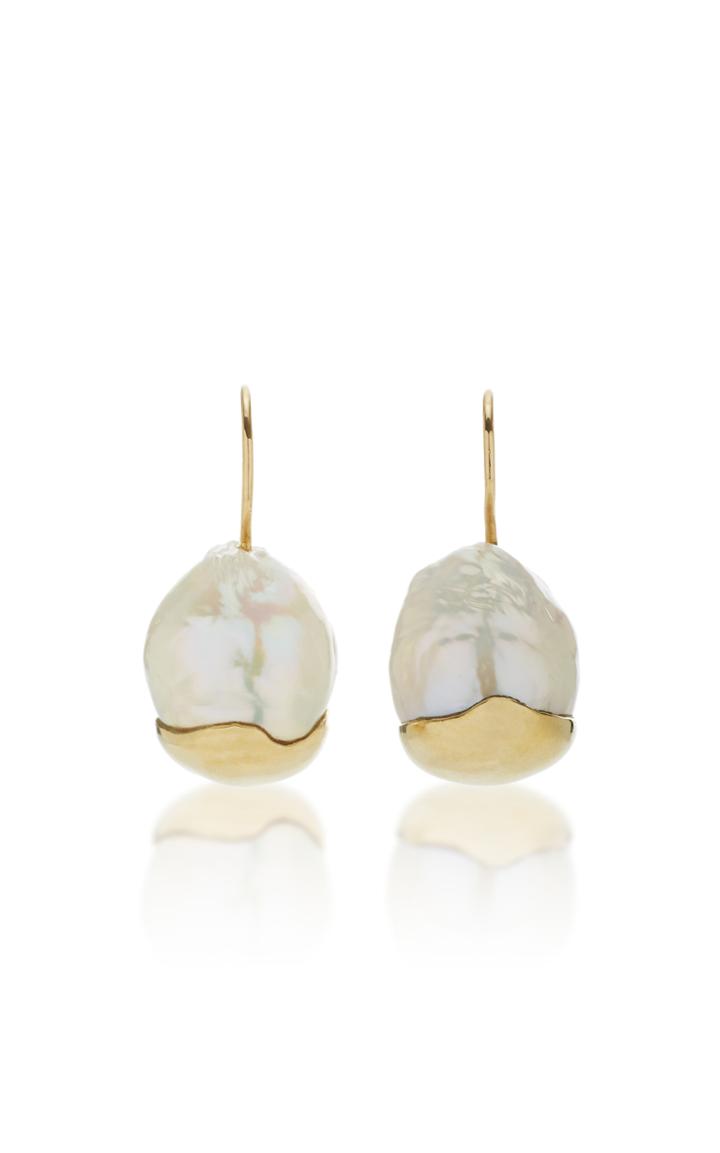 Mizuki 14k Small Fluid Gold On Pearl Earring