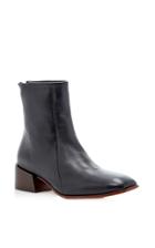 Mari Giudicelli Teresa Boot