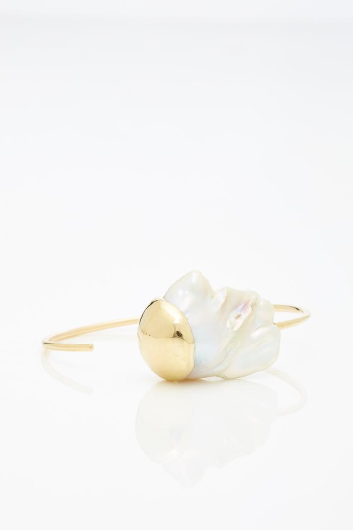 Mizuki 14k Fluid Gold X Large Pearl Cuff