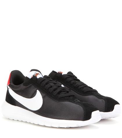 Nike Nike W Roshe Sneakers