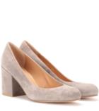 Stuart Weitzman Pronto Leather Pumps