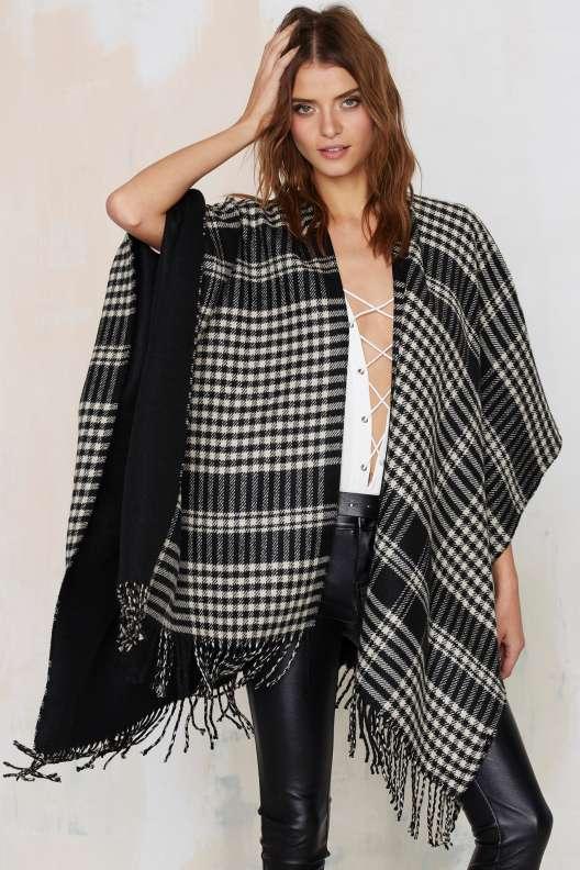 Factory Warm Welcome Plaid Poncho