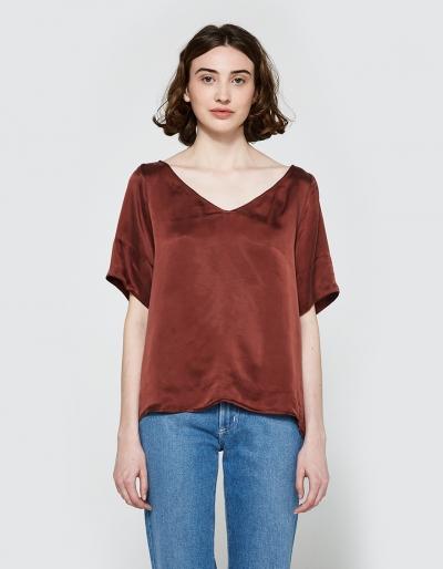 Need Leisure Tee In Rum Raisin