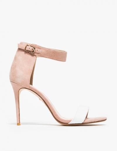 Raye Betty In Nude/white