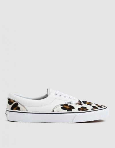 Vans Era Sneaker In Leopard/true White
