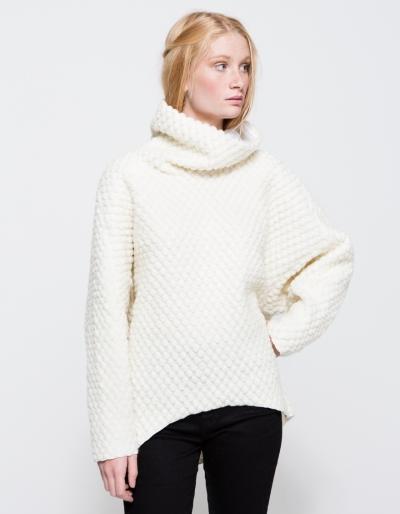 Margaux Lonnberg Viktor In White