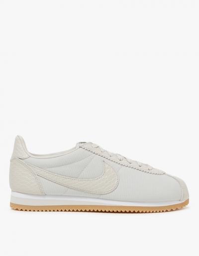 Nike Classic Cortez Se In Light Bone-white-gum Yellow