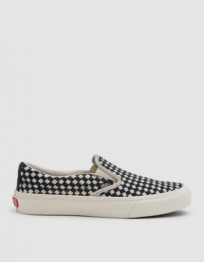 Vault By Vans The Slip-on 66 Lx In Marshmallow/black