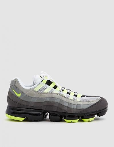 Nike Air Vapormax '95 Sneaker In Black/volt-medium Ash