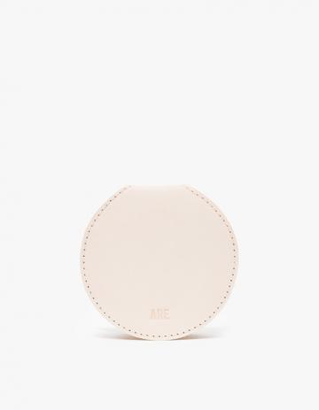 Are Studio Curve In Nude