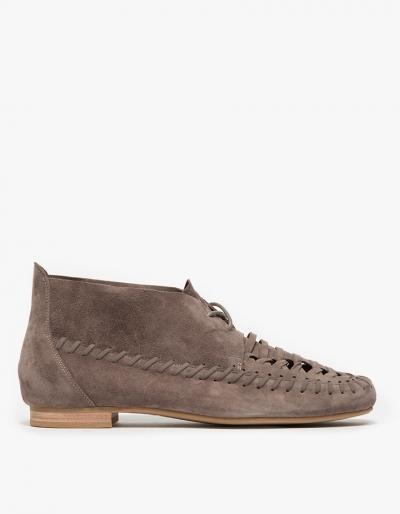 Jeffrey Campbell Gomez