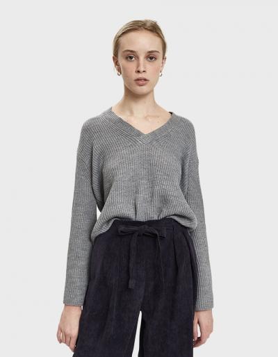 Stelen Cherise V-neck Sweater In Heather Grey