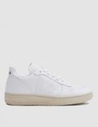 Veja V-10 In Extra White Pierre