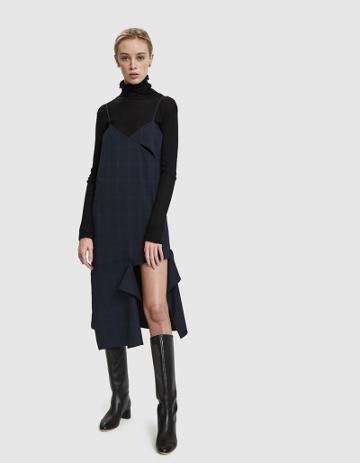 Low Classic Slit Sleeveless Dress