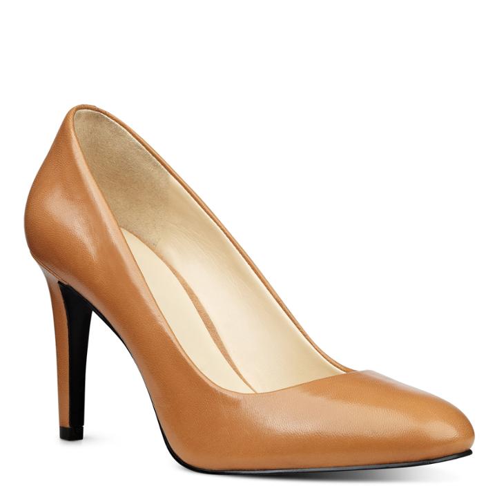 Nine West Nine West Handjive Round Toe Pumps, Natural Leather
