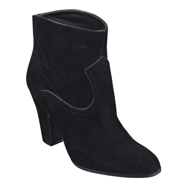 Nine West Quarrel Pull-on Booties