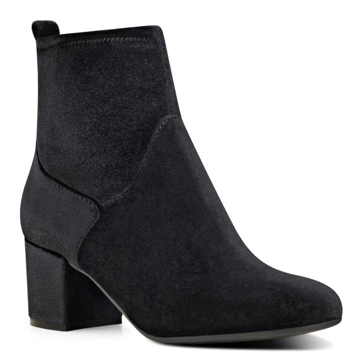 Nine West Gallander Chunky Heel Booties