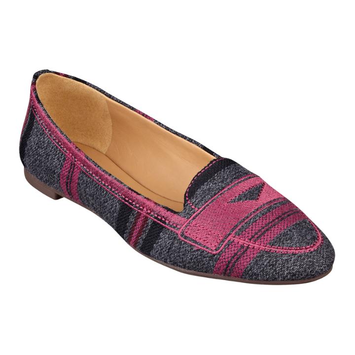 Nine West Zappoli Smoking Flats