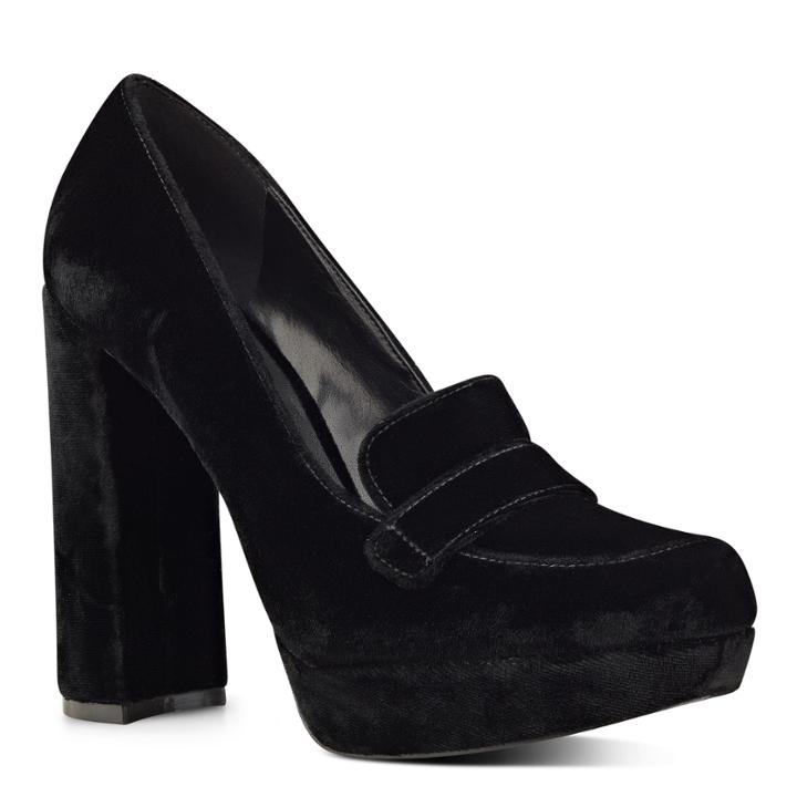 Nine West Dakimo Platform Pumps