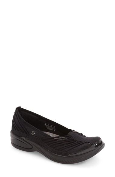 Women's Bzees Nurture Bungee Strap Slip-on .5 M - Black