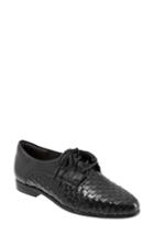 Women's Trotters Lizzie Derby Flat .5 M - Black