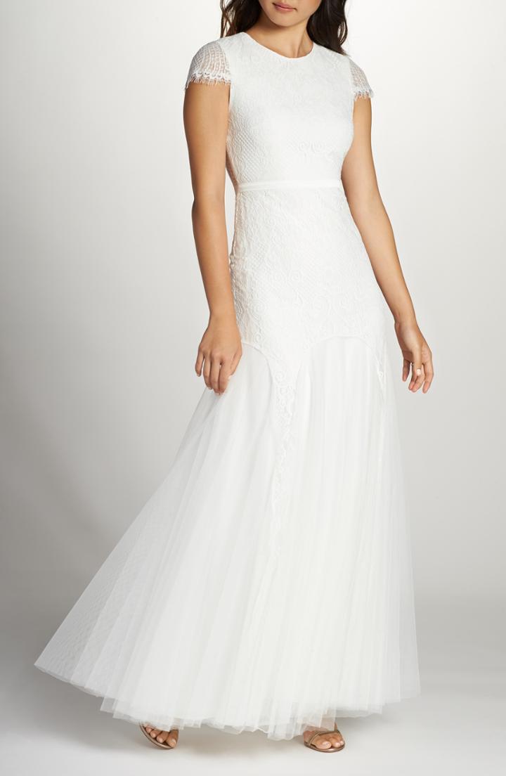 Women's Fame & Partners Denevue Lace & Tulle A-line Gown (similar To 16w-18w) - White