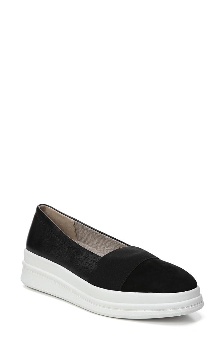 Women's Naturalizer Yuri Slip-on Sneaker M - Black