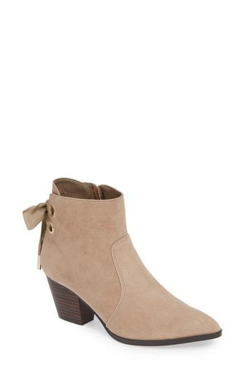 Women's Bella Vita Elka Bow Bootie .5 M - Beige