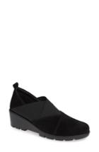 Women's The Flexx Crosstown Slip-on Shoe .5 M - Black