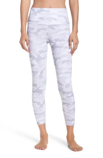 Women's Onzie Camo Print High Rise Capris, Size Xs - Grey