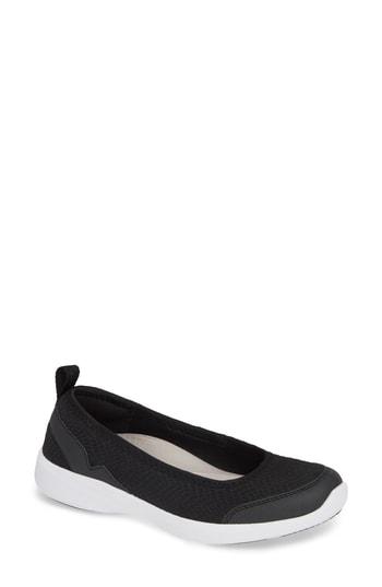 Women's Vionic Sena Slip-on Sneaker M - Black