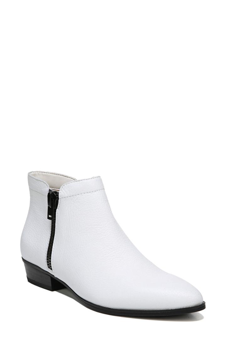 Women's Naturalizer Blair Bootie .5 M - White