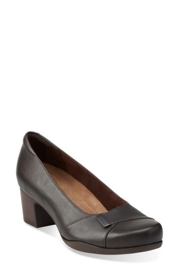 Women's Clarks 'rosalyn Belle' Pump W - Brown