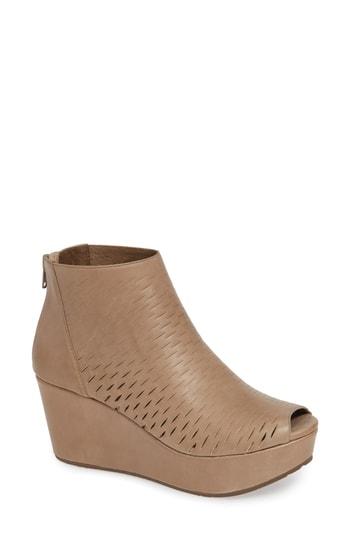 Women's Chocolat Blu Warner Perforated Platform Bootie M - Brown